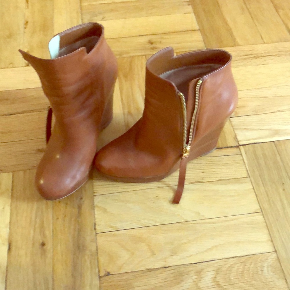 Michael Michael Kors tan wedge